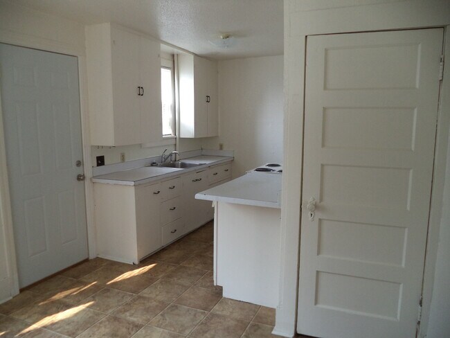 Photo - 1216 House in Northeast Minot! Pet Friendly!