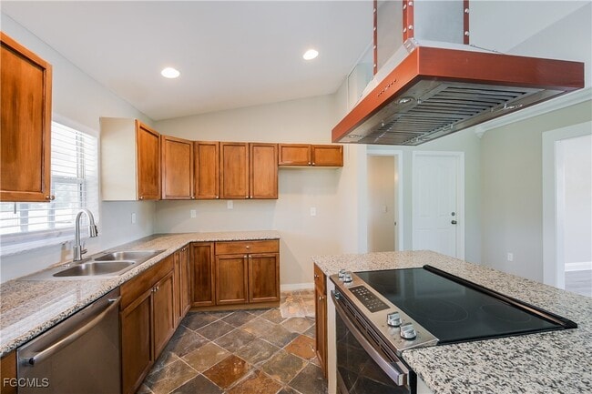 Photo - 3001 38th St W