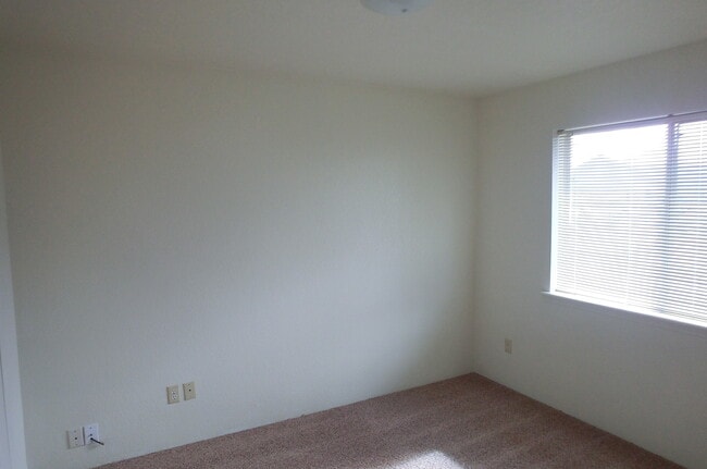 Photo - 2 BED 1 BATH DUPLEX