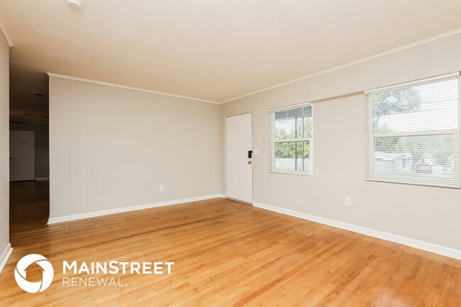 Photo - 6908 Ambassador Dr