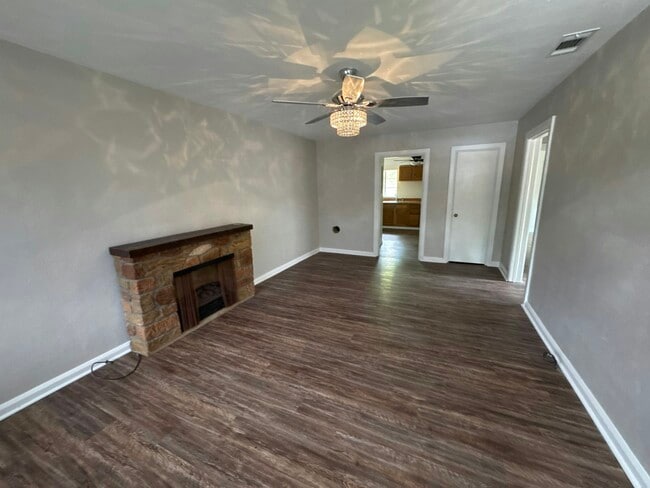 Photo - 704 Covington Ave
