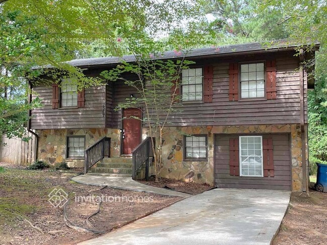 Building Photo - 1367 Classic Dr NE Rental