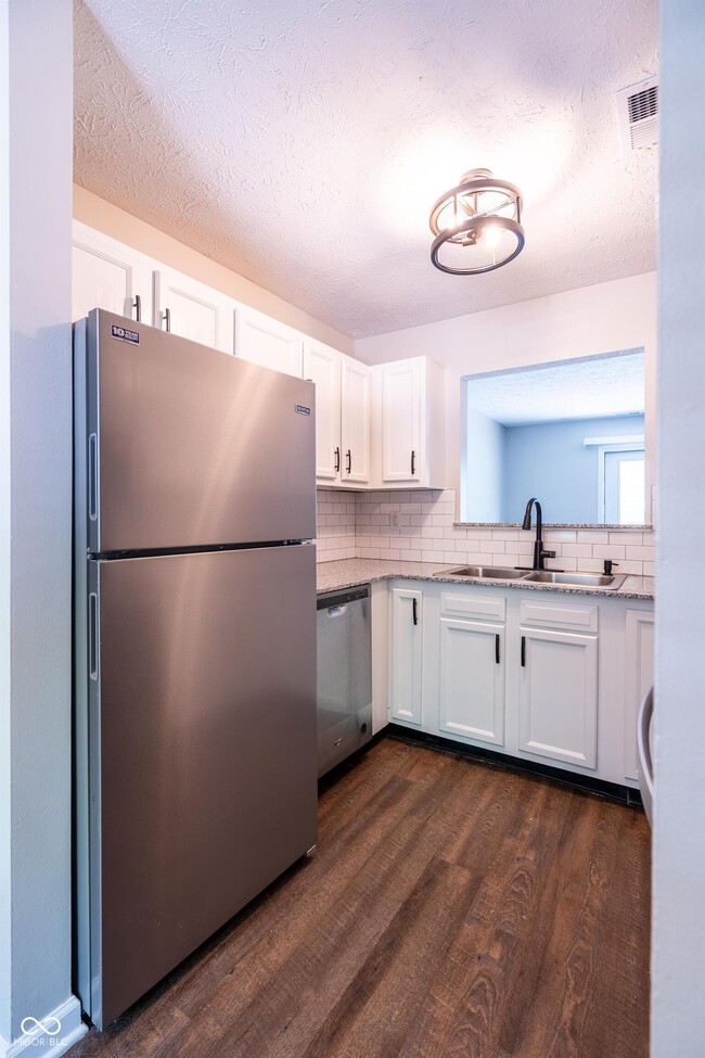 Photo - 1360 S Talbott St