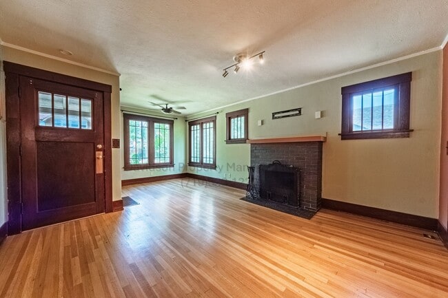 Photo - Charming 2 Bedroom House in the Historic Old North End