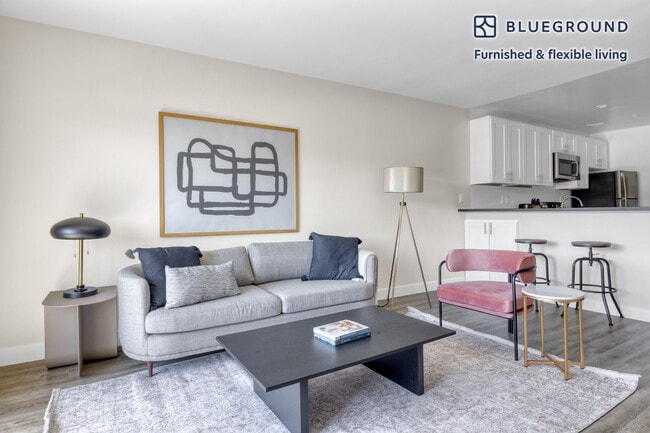 Photo - 22111 Calvert St Unit FL4-ID698