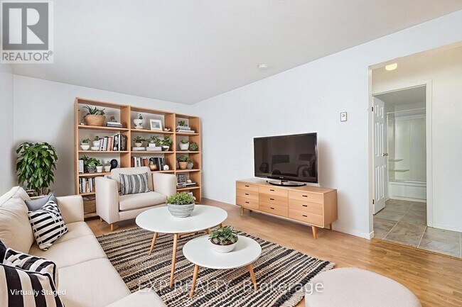 Photo - 875 Laurier St