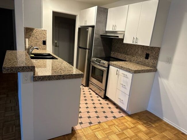 Photo - White Property Unidad West Hollywood Condo