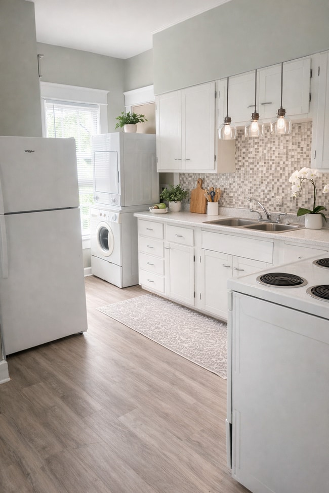 Building Photo - ***Relax, Entertain, and Feel at Home on W Jackson Street***