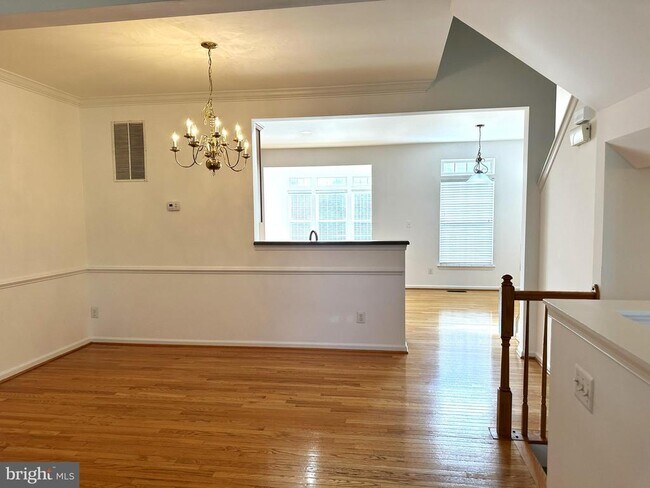 Photo - 16606 Barge Cir