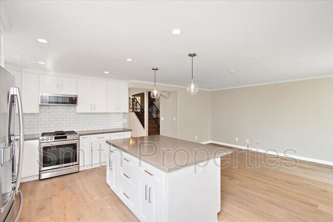 Photo - 122 S Guadalupe Ave Unidad #2