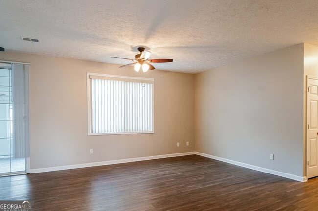 Photo - 191 Windcroft Cir NW
