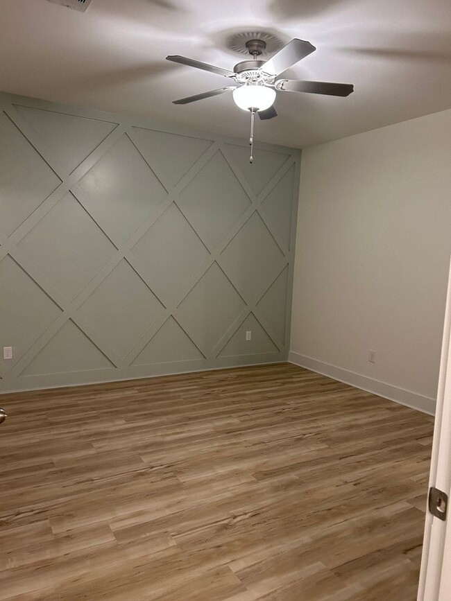 Photo - 1098 Burrow Cir