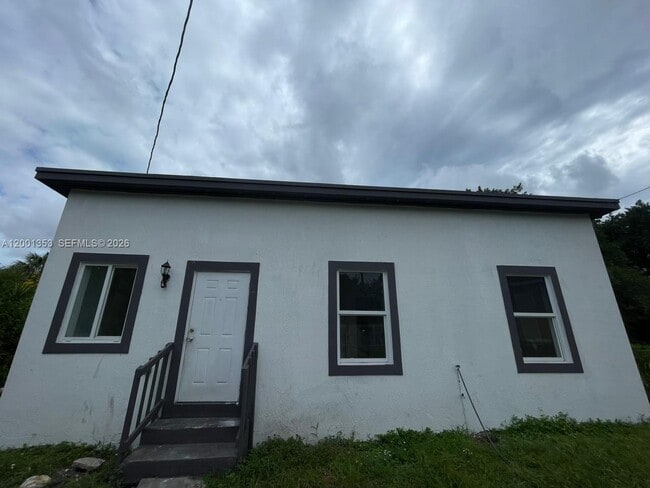 Photo - 4729 NW 15th Ave Unidad 4727