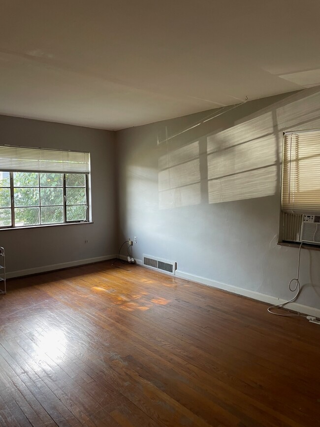 Photo - 814 Ellison Ave Unit 4