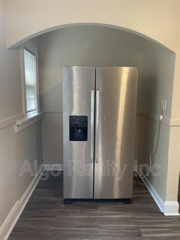 Photo - 1415 N Logan Ave
