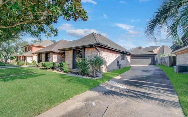 Building Photo - 2707 Planters St