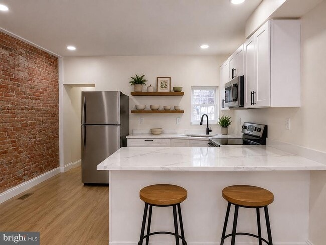2762 Martha St