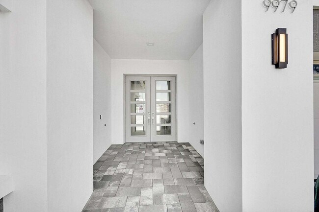 Photo - 9979 Migration Pt