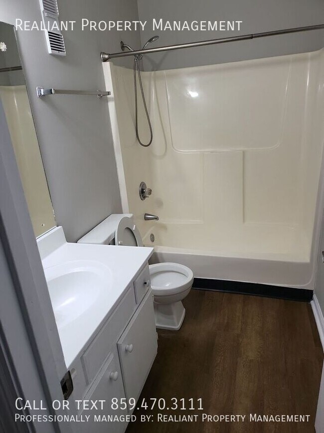 Photo - 425 Lenney Dr Unit 3