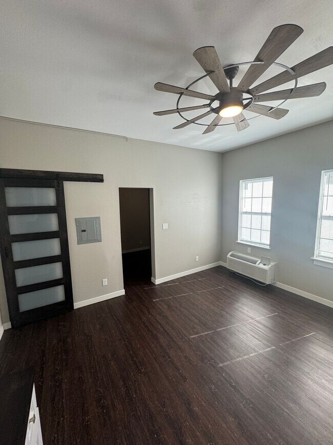 Photo - ***Move in special- $500.00 off deposit*** 1/1 with private entrance & deck - downstairs apartmen...