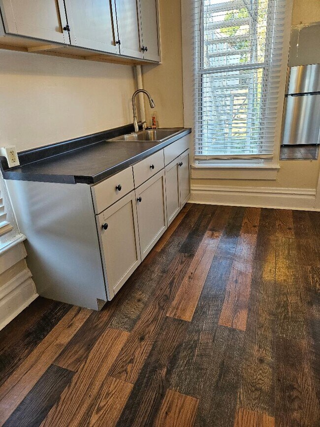 Photo - 120 W 5th Ave Unit 2