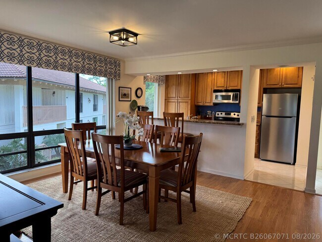 428 Brackenwood Ln S