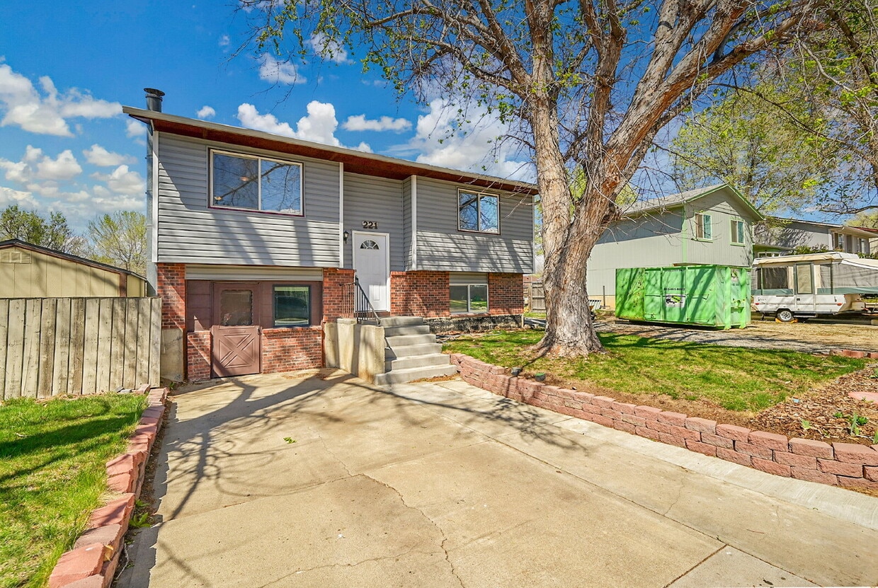 $2,395.00 - 4 Beds 2 Baths, Single Family ... - $2,395.00 - 4 Beds 2 Baths, Single Family ...