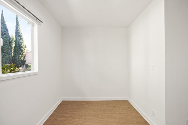 Photo - 9910 Robbins Dr Unit 9910.5