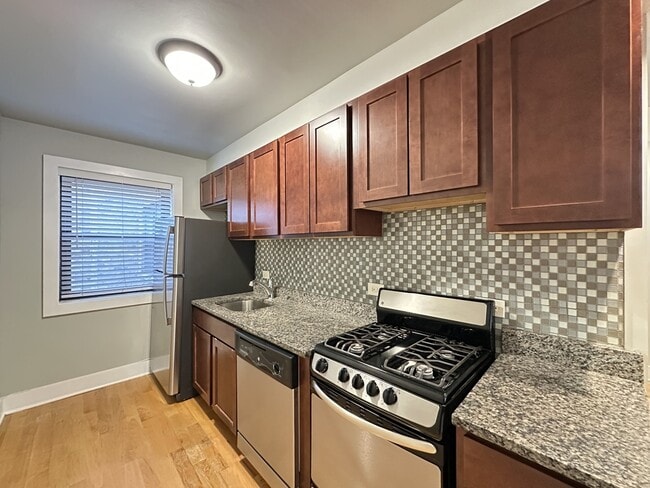 Photo - 1524 N Dearborn Pky Unit 4A