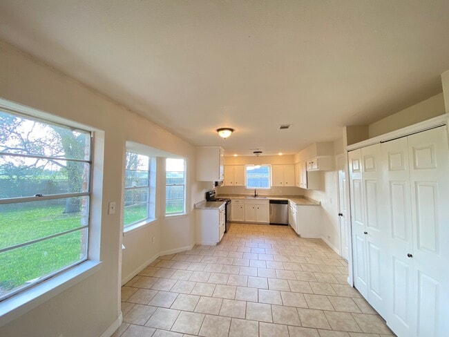 Photo - 521 26th Ave N