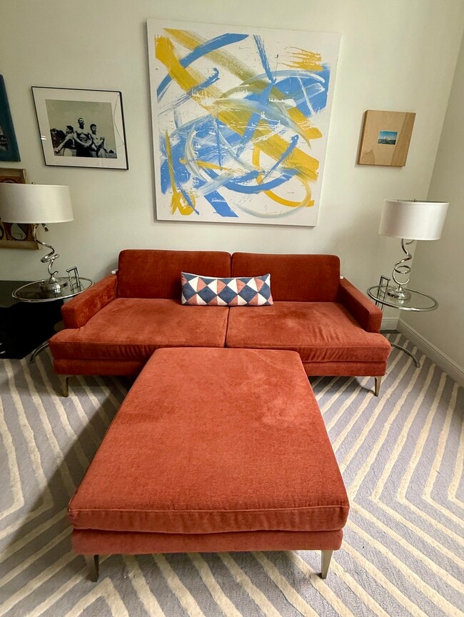 Photo - 701 Mirror Lake Dr N Unit Furnished1BR/1BA#215