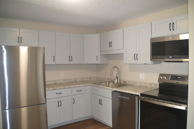 Photo - 12 Saint James Pl Unidad 1102 Rental
