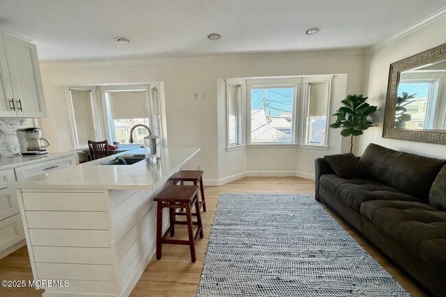 Building Photo - 111 4th Ave Unit REAR