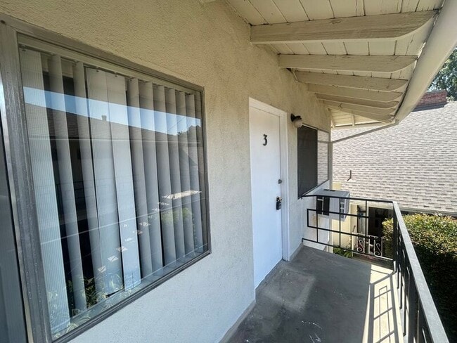 Photo - 325 N Glendora Ave