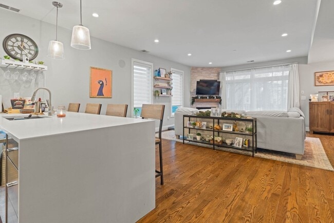 Photo - 6 Ashland St Unit 3