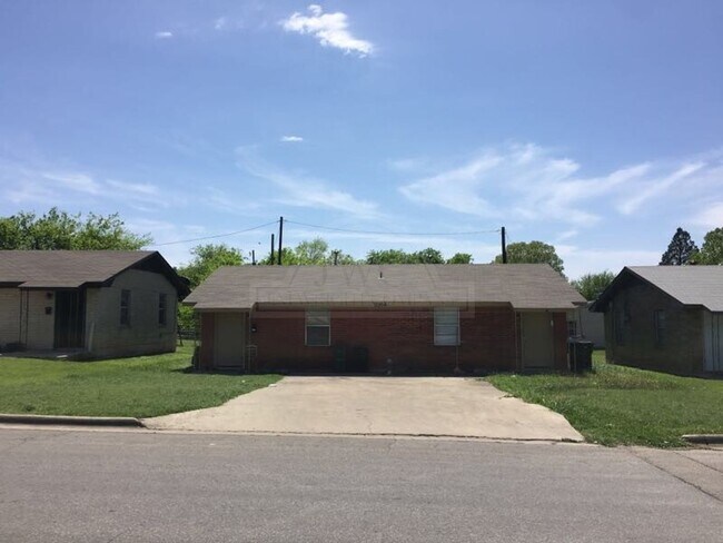 Photo - 2204 Poage Ave Townhome