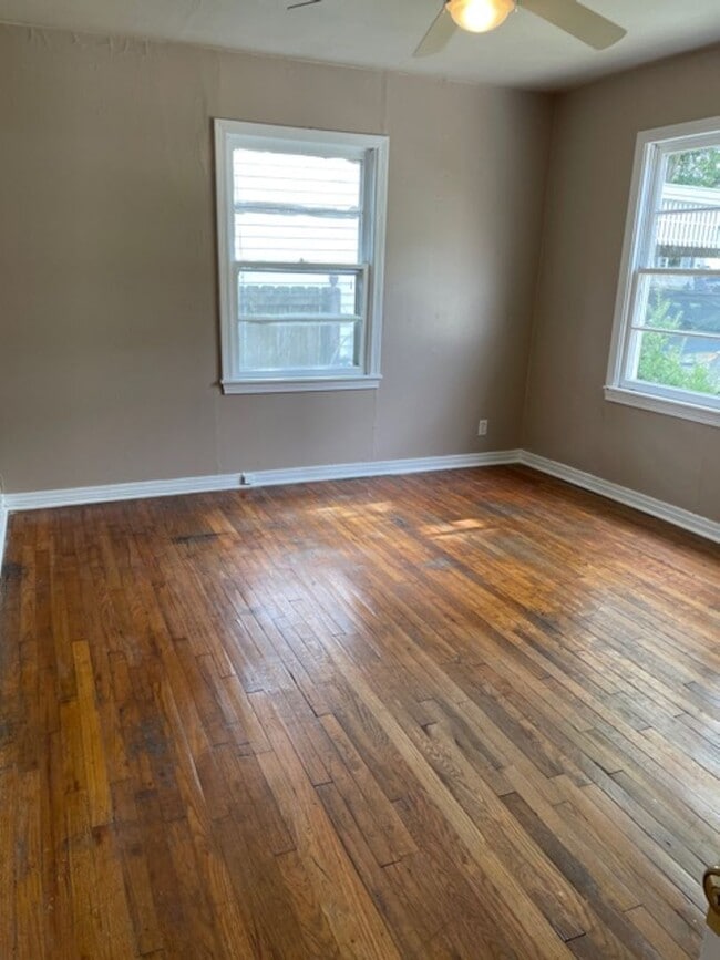 Photo - 2236 Dewey Ave