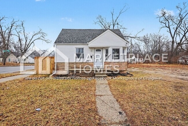 Photo - 19818 Fenmore St