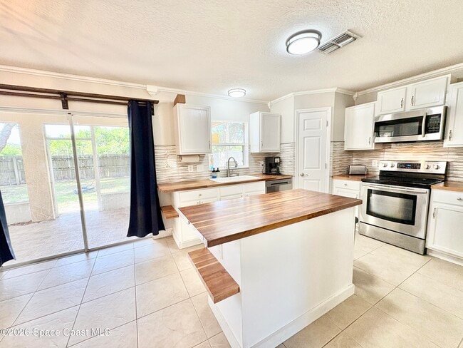 Photo - 2015 Canopy Dr