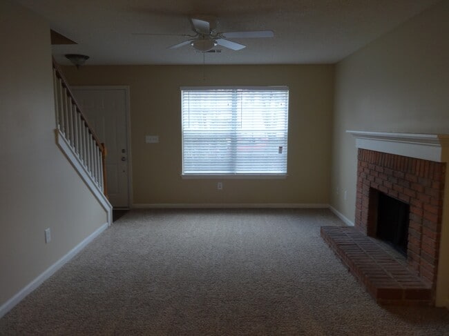 Photo - 176 Summer Lake Dr SW