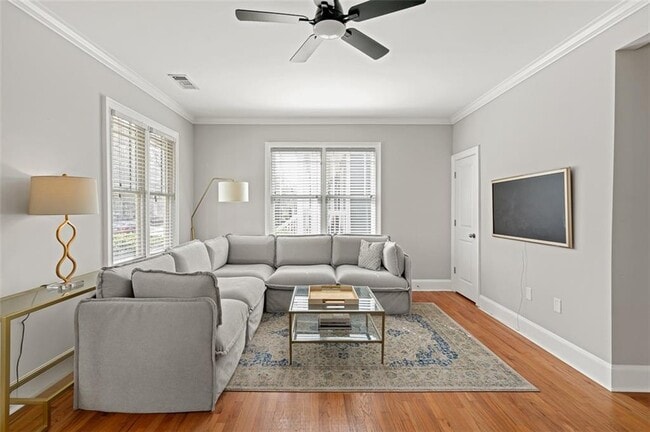 Photo - 372 Clifford Ave NE