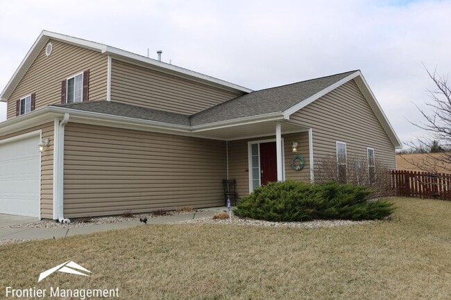 Building Photo - Gorgeous Duplex with Amazing View Off of Scenic Drive!