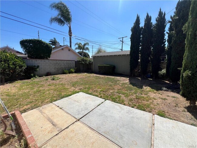 Building Photo - 8322 Regis Way