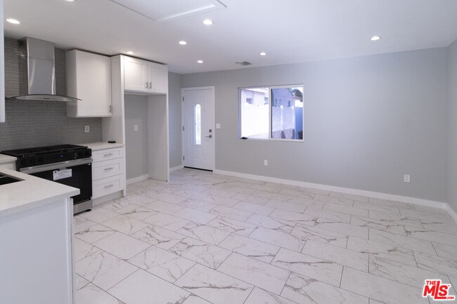 1201 N Niagara St