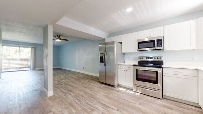 Photo - WAKE UP TO HILLSBOROUGH RIVER VIEWS IN THE HEART OF SEMINOLE HEIGHTS!