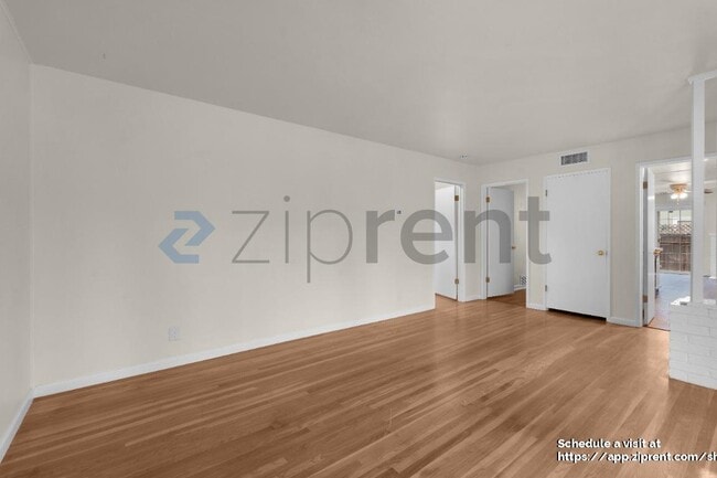 Photo - 9033 Fashion Dr