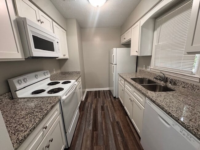 Photo - 221 Hearthstone Dr