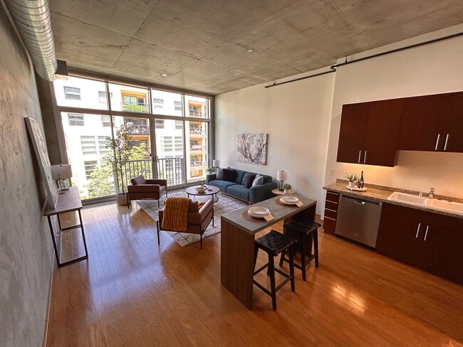 Building Photo - 1025 Island Ave Unit #406