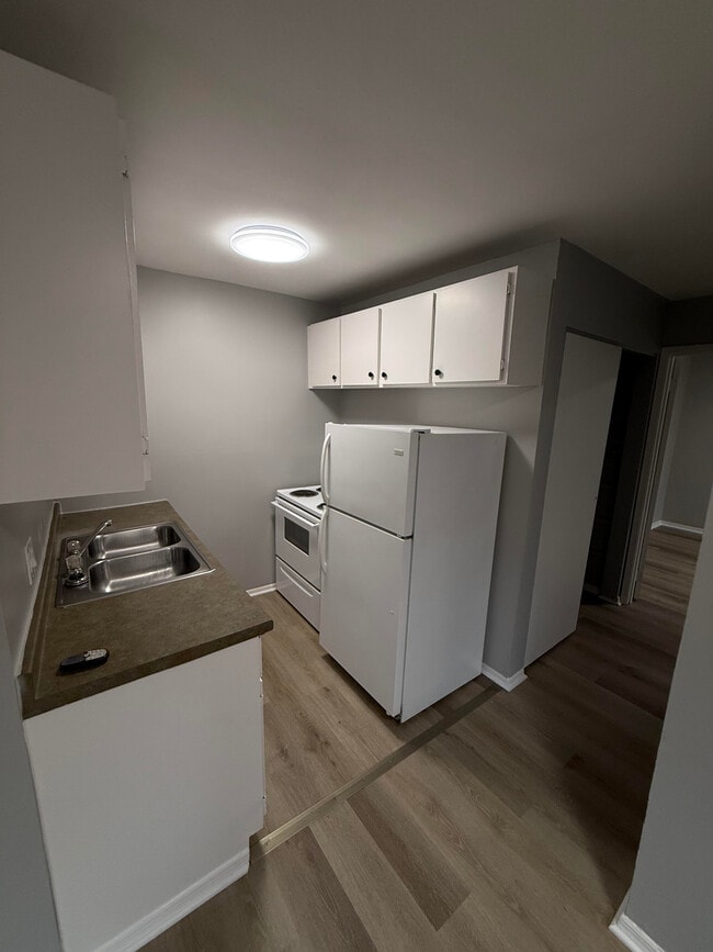 Photo - Lincoln Woods Flats