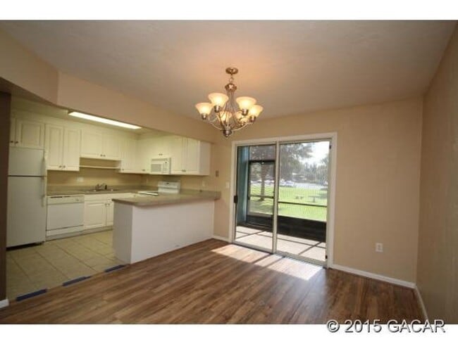 Photo - 501 SW 75th St